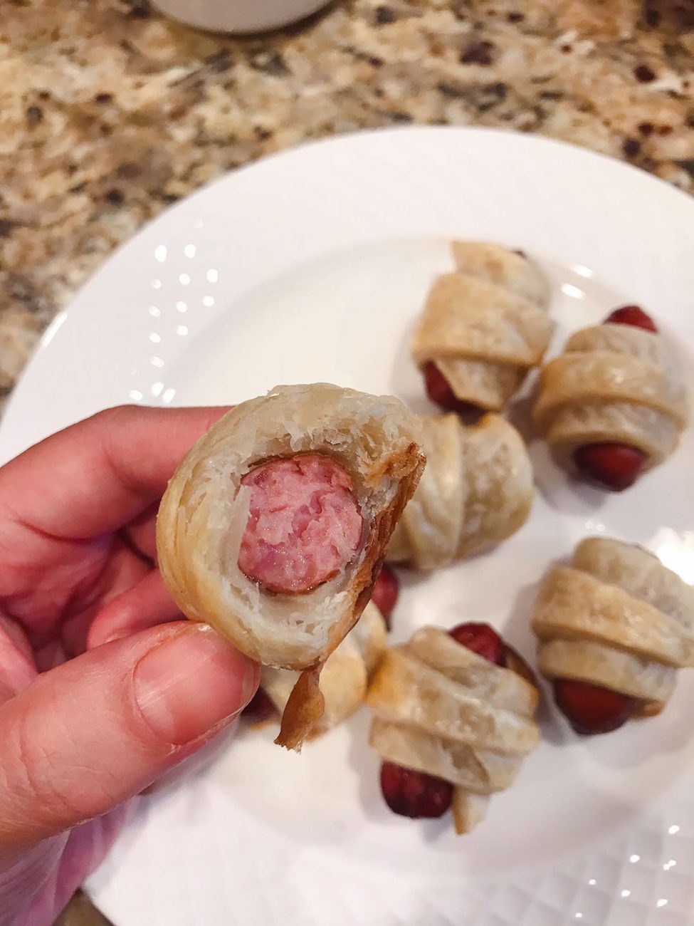 Pigs in a blanket (热狗酥)